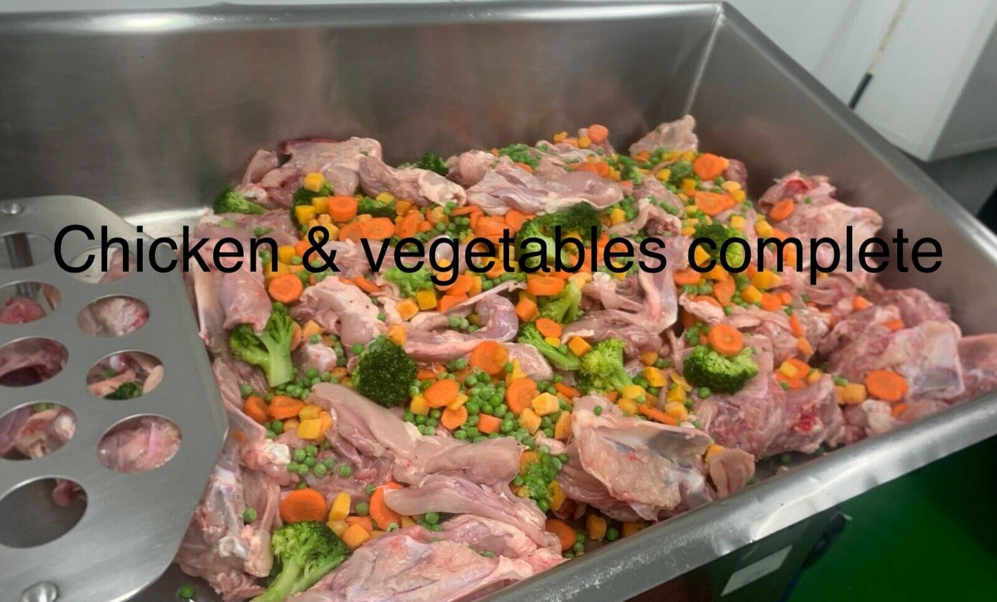 Dog Food Frozen Chicken & veg complete meal 20x500g bags 10kg box BARF RAW DIET - rawbarffood.co.uk